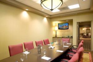 hilton garden inn pensacola airport medical center