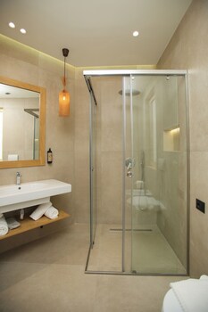 hotel brooklyn vlore