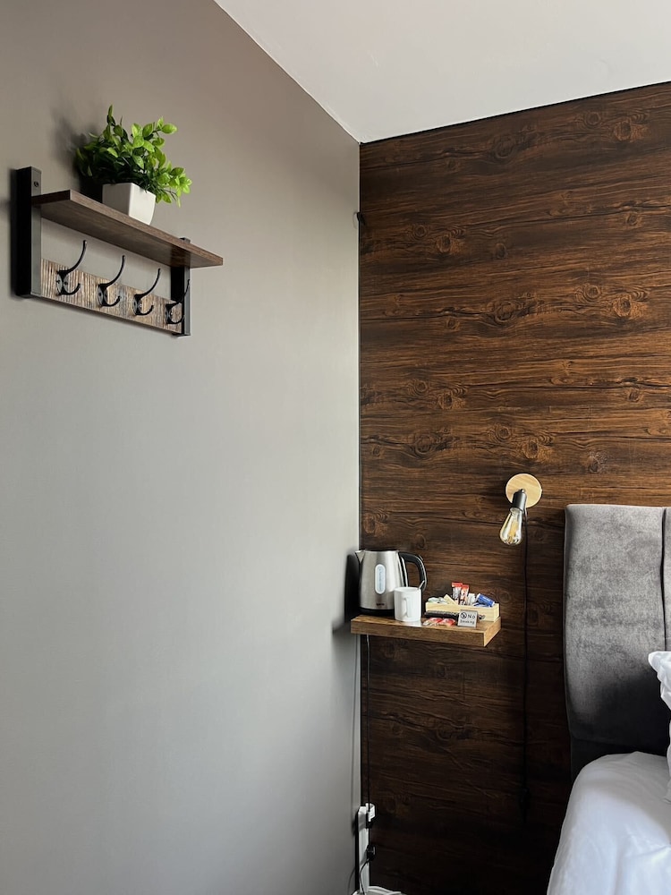 the wellington hotel birmingham budget hotel near o2 academy