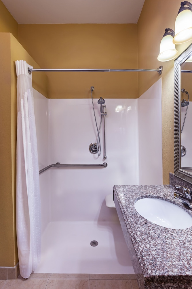 holiday inn express and suites corpus christi nw calallen