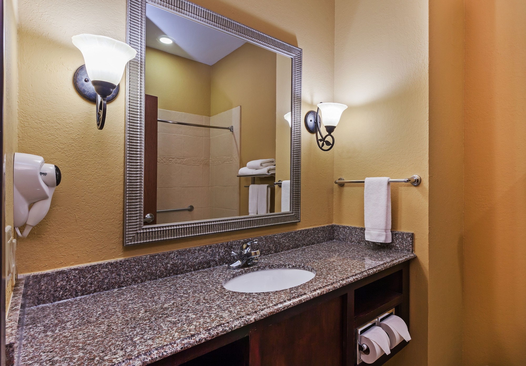 holiday inn express and suites corpus christi nw calallen