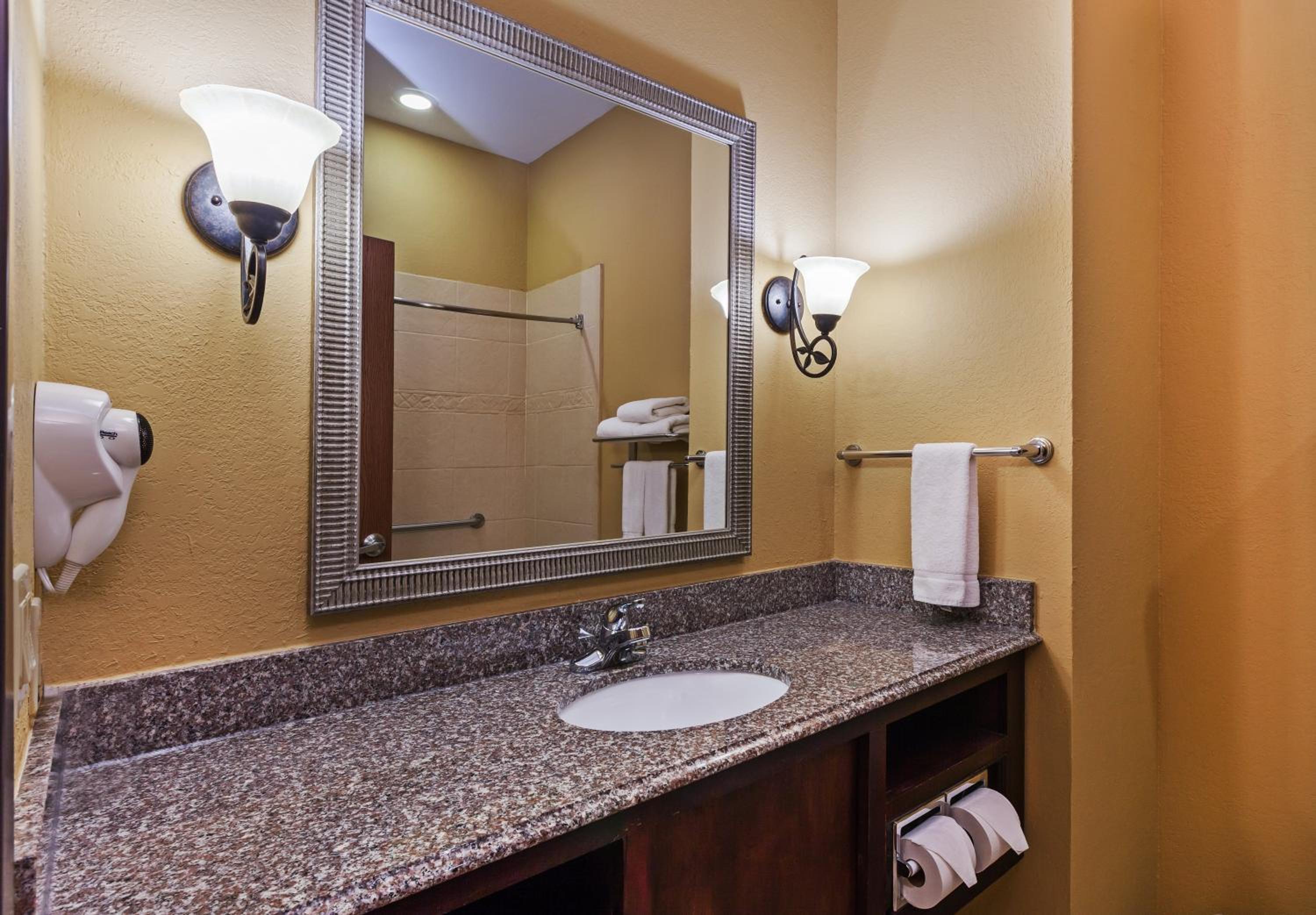 holiday inn express and suites corpus christi nw calallen