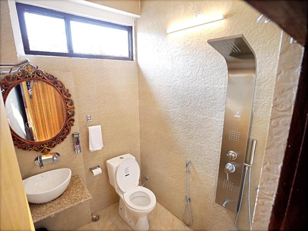 The Neeraj Palace,India>>Rishikesh,3 star