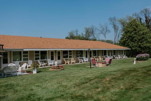 hillside inn