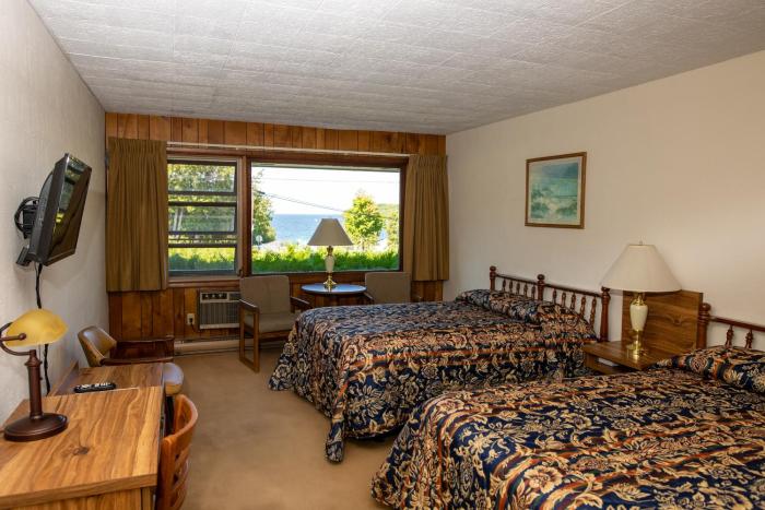 hillside inn
