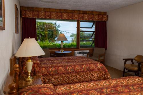 hillside inn