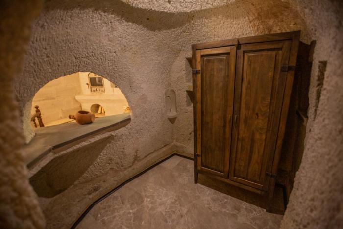 lavender cave hotel