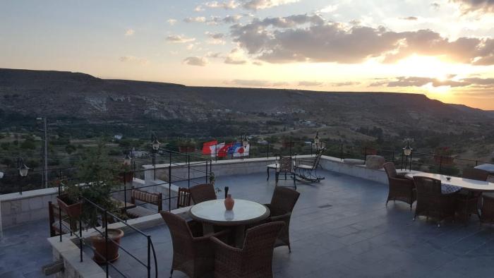 lavender cave hotel