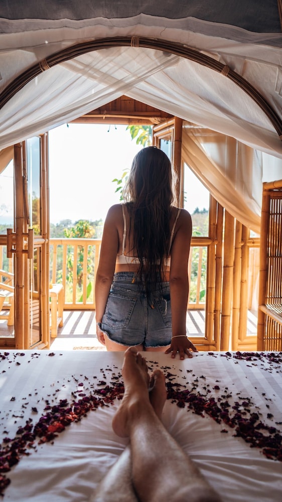 penida bambu green suites