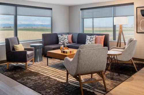 atwell suites denver airport tower road an ihg hotel