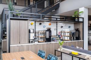 atwell suites denver airport tower road an ihg hotel