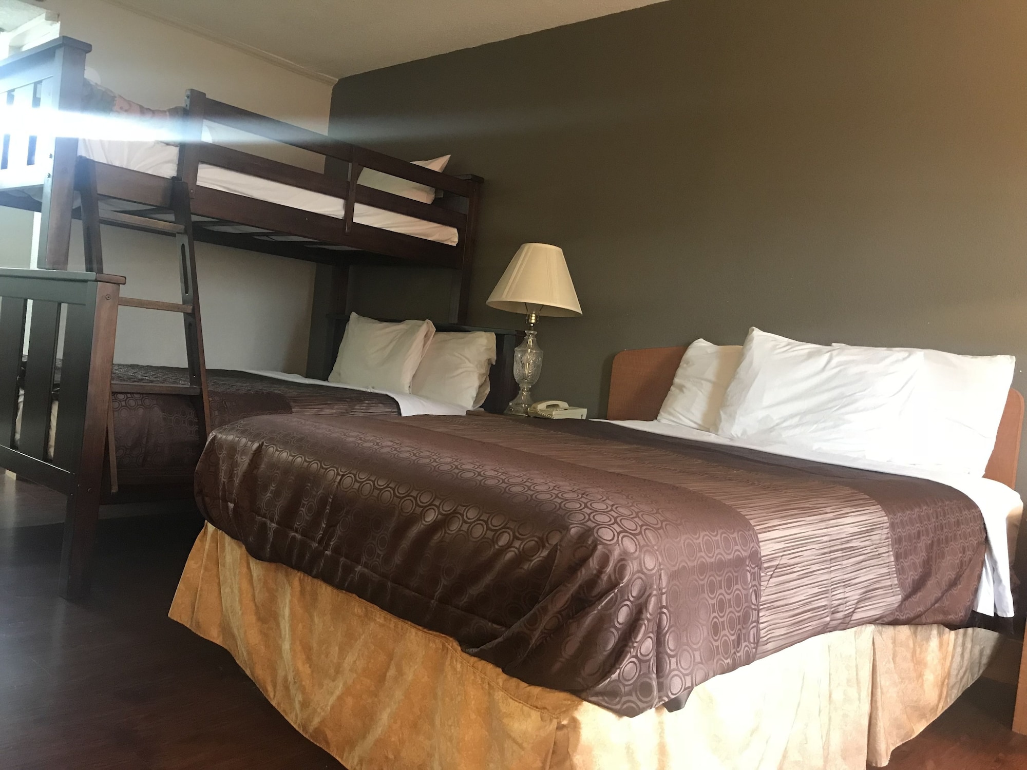 bear mount inn and suites