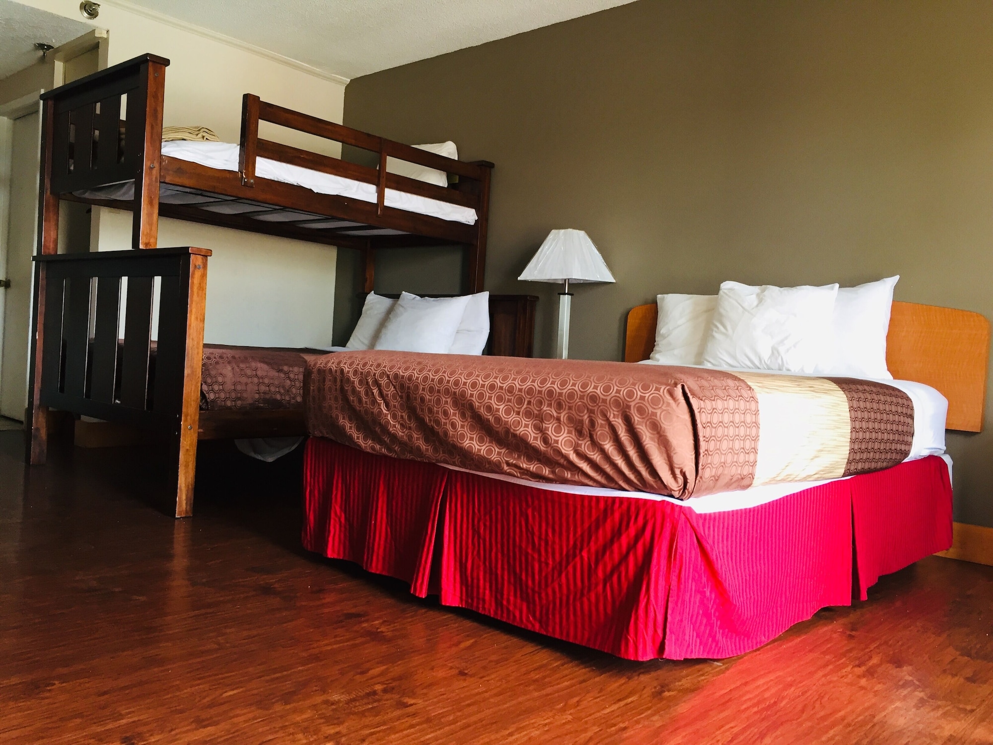 bear mount inn and suites