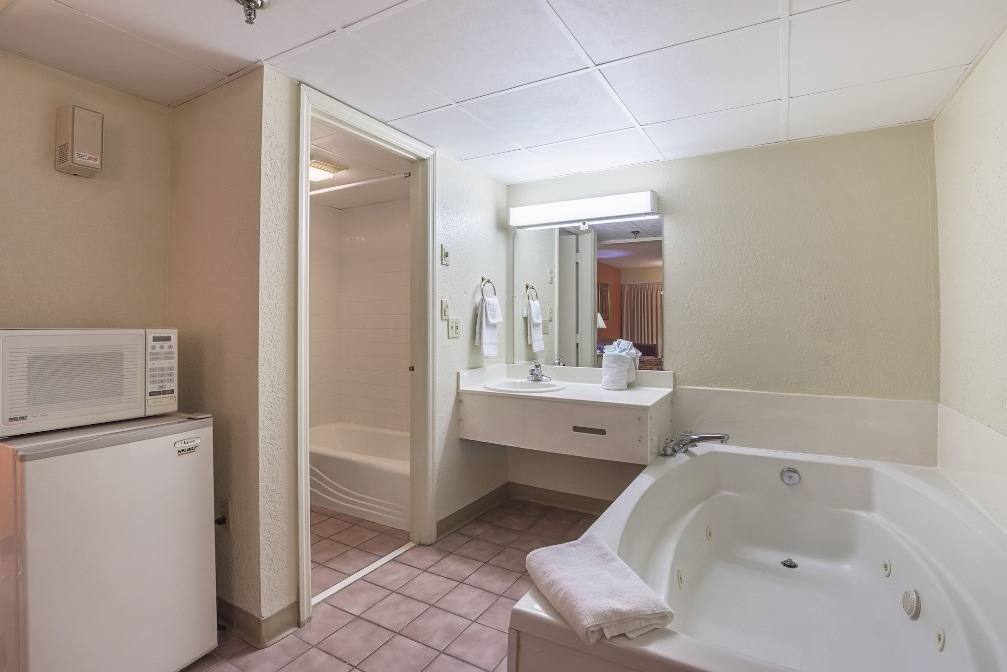 bear mount inn and suites