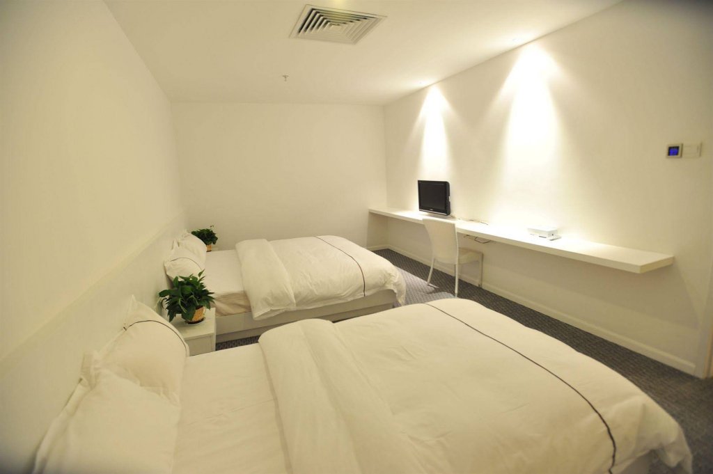 spring time hotel