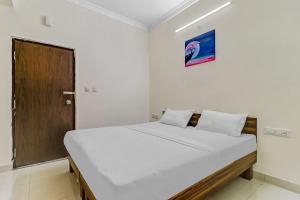 capital o 82296 safari rooms