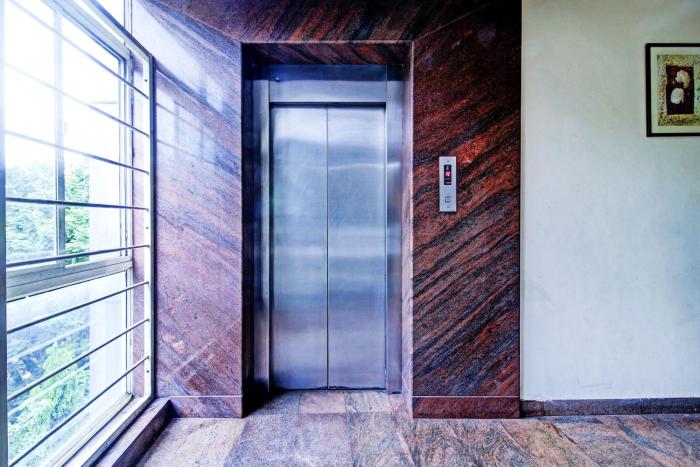 oyo townhouse 81794 banjara hills