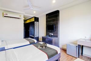 oyo townhouse 81794 banjara hills