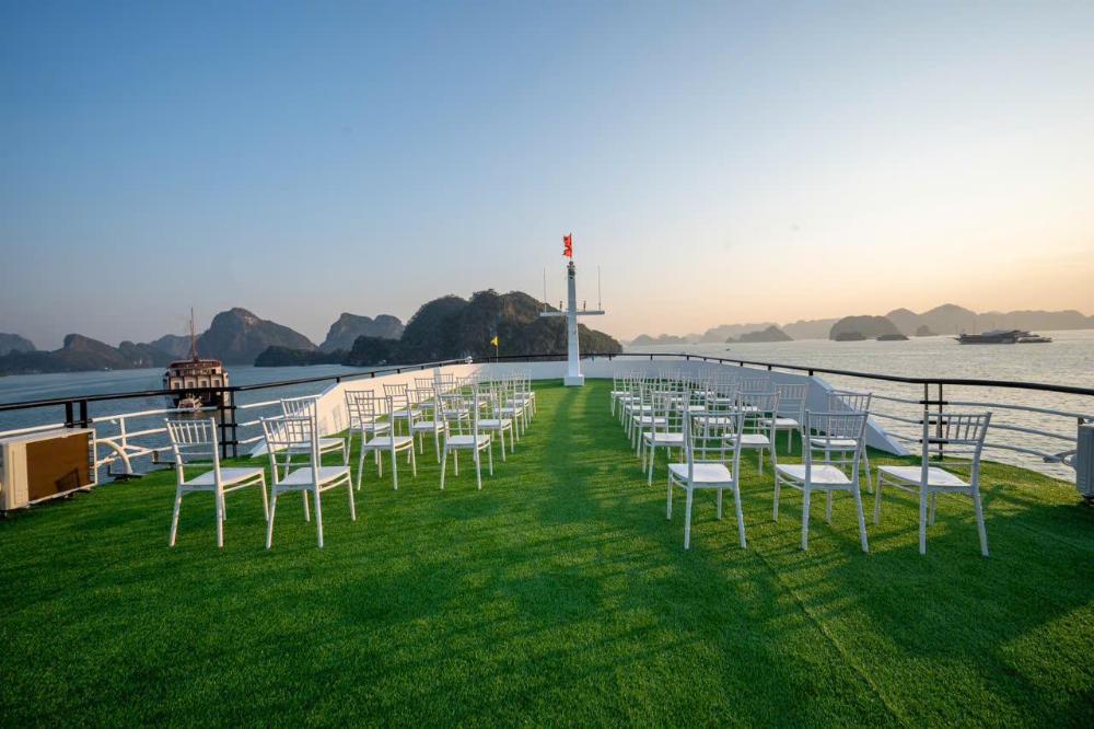 dragon bay cruise