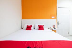 reddoorz plus the alden hotel