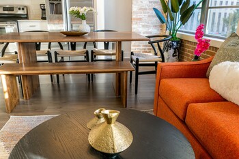 pet friendly elegant condos new orleans