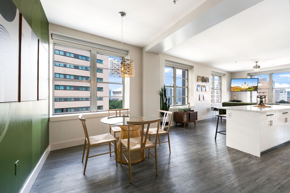 pet friendly elegant condos new orleans