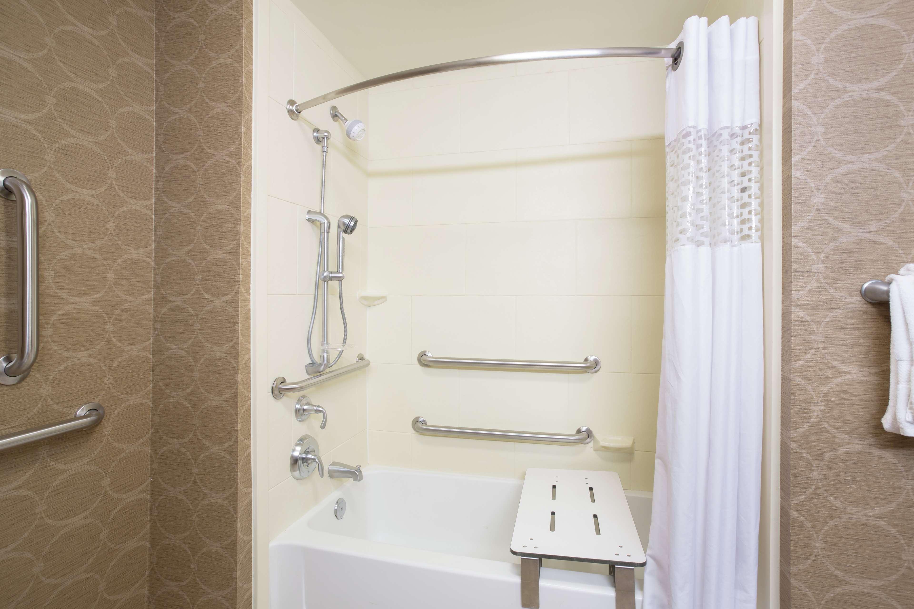hampton inn and suites i 35 mulvane