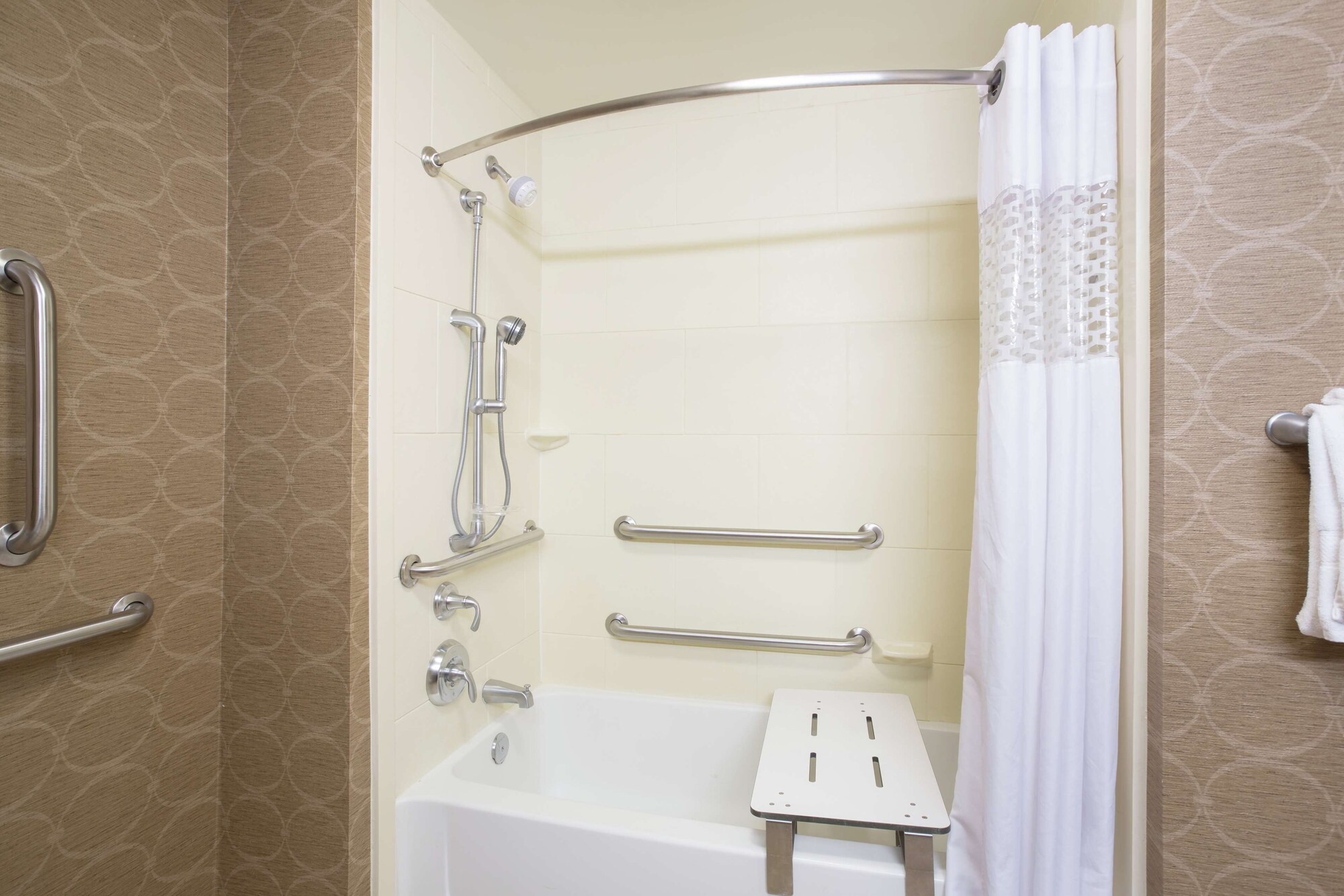 hampton inn and suites i 35 mulvane