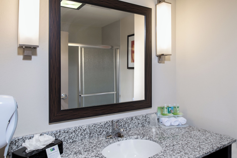 holiday inn express and suites wichita northwest by ihg