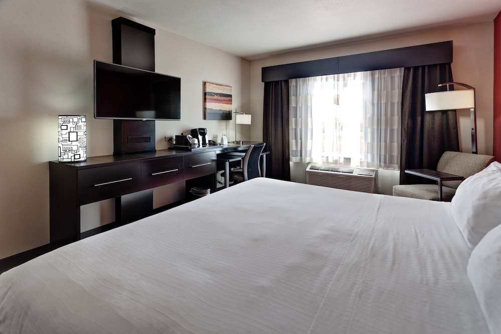 holiday inn express and suites wichita northwest by ihg
