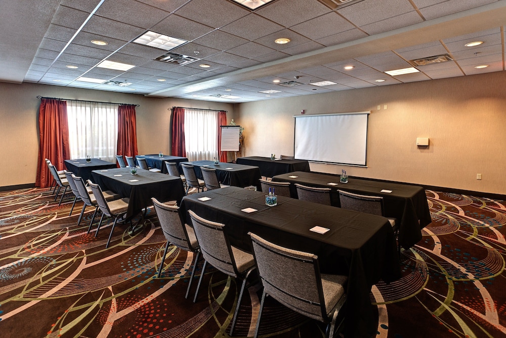 holiday inn express and suites wichita northwest by ihg