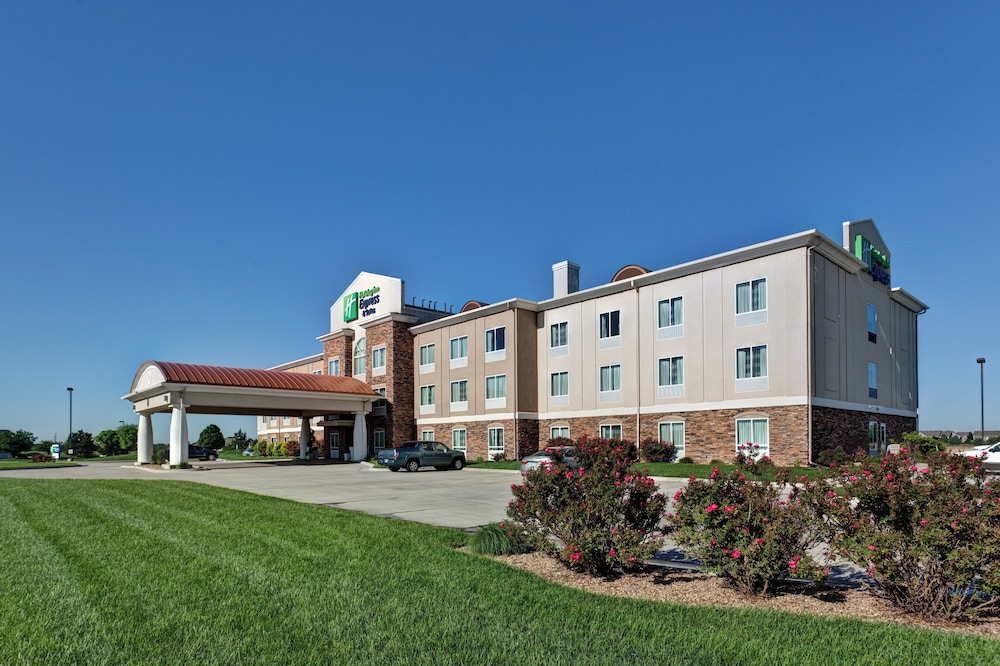 holiday inn express and suites wichita northwest by ihg