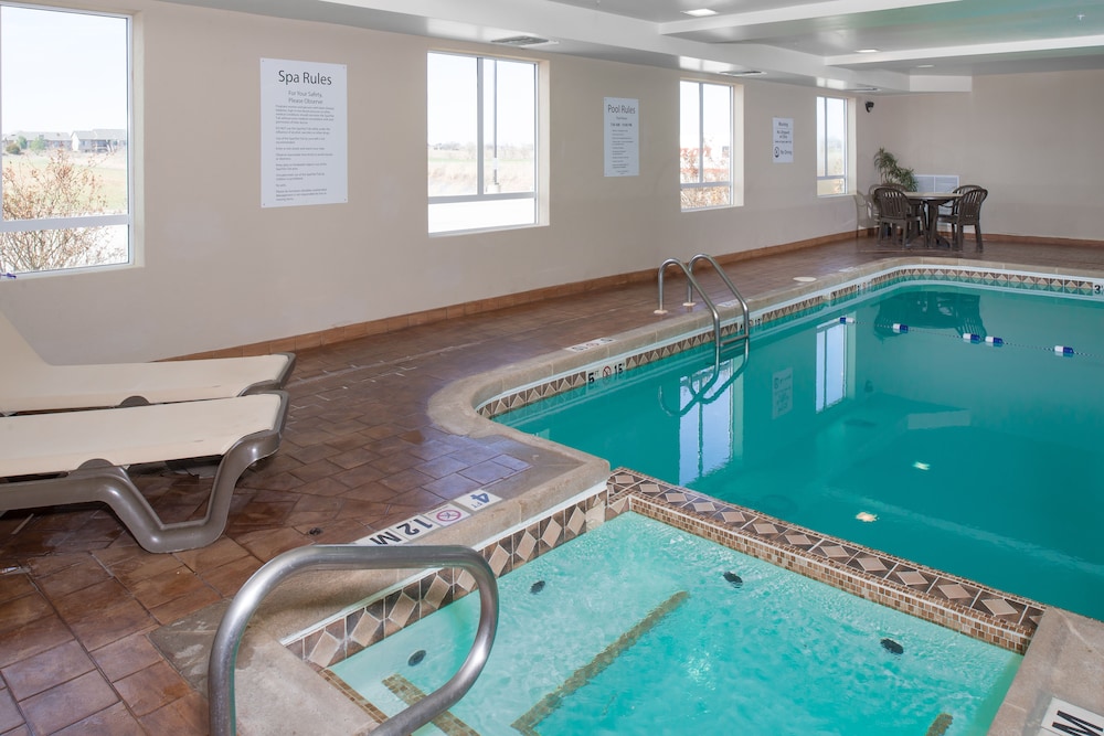 holiday inn express and suites wichita northwest by ihg