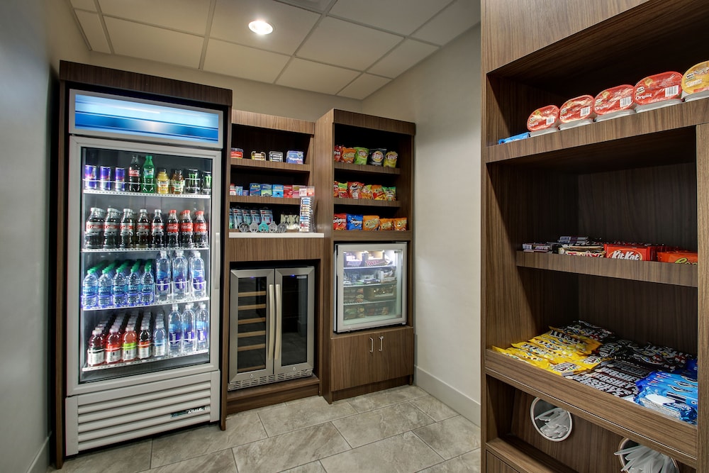 holiday inn express and suites waukegan by ihg