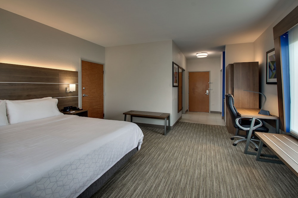holiday inn express and suites waukegan by ihg