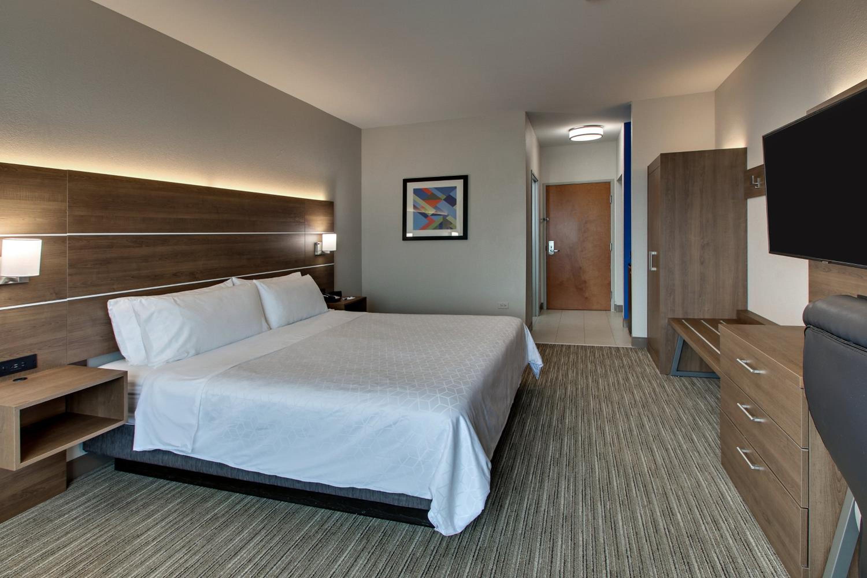 holiday inn express and suites waukegan by ihg