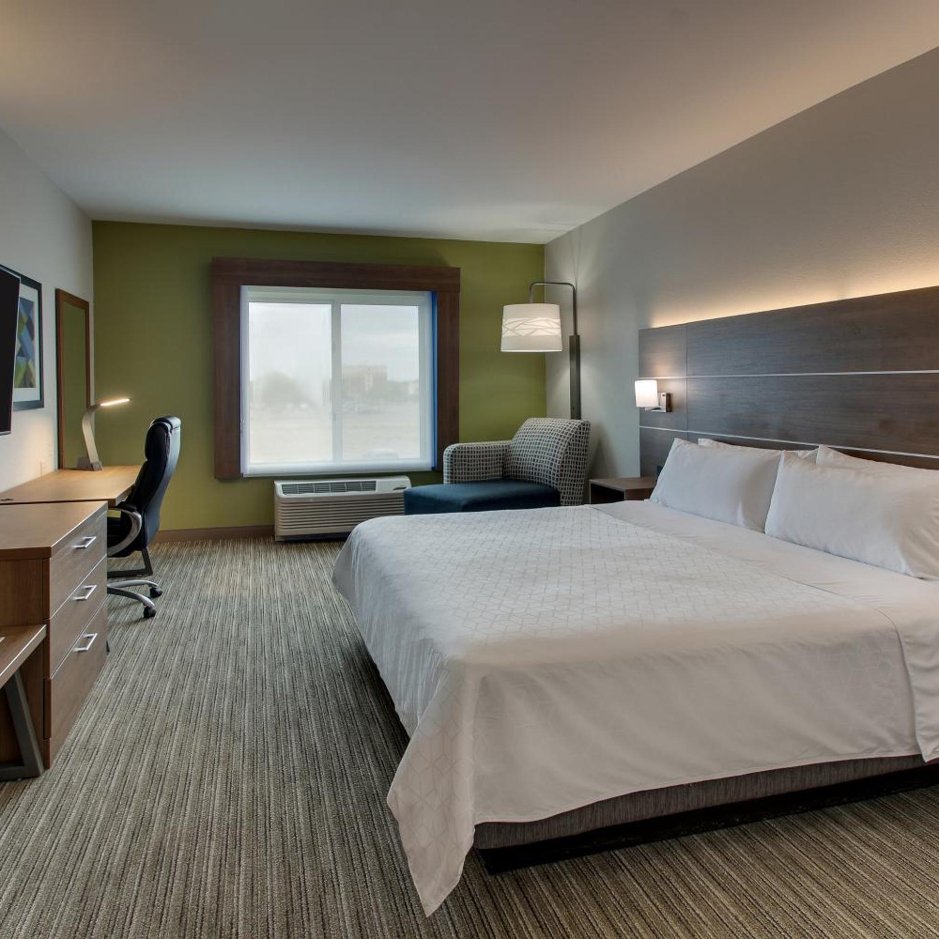 holiday inn express and suites waukegan by ihg