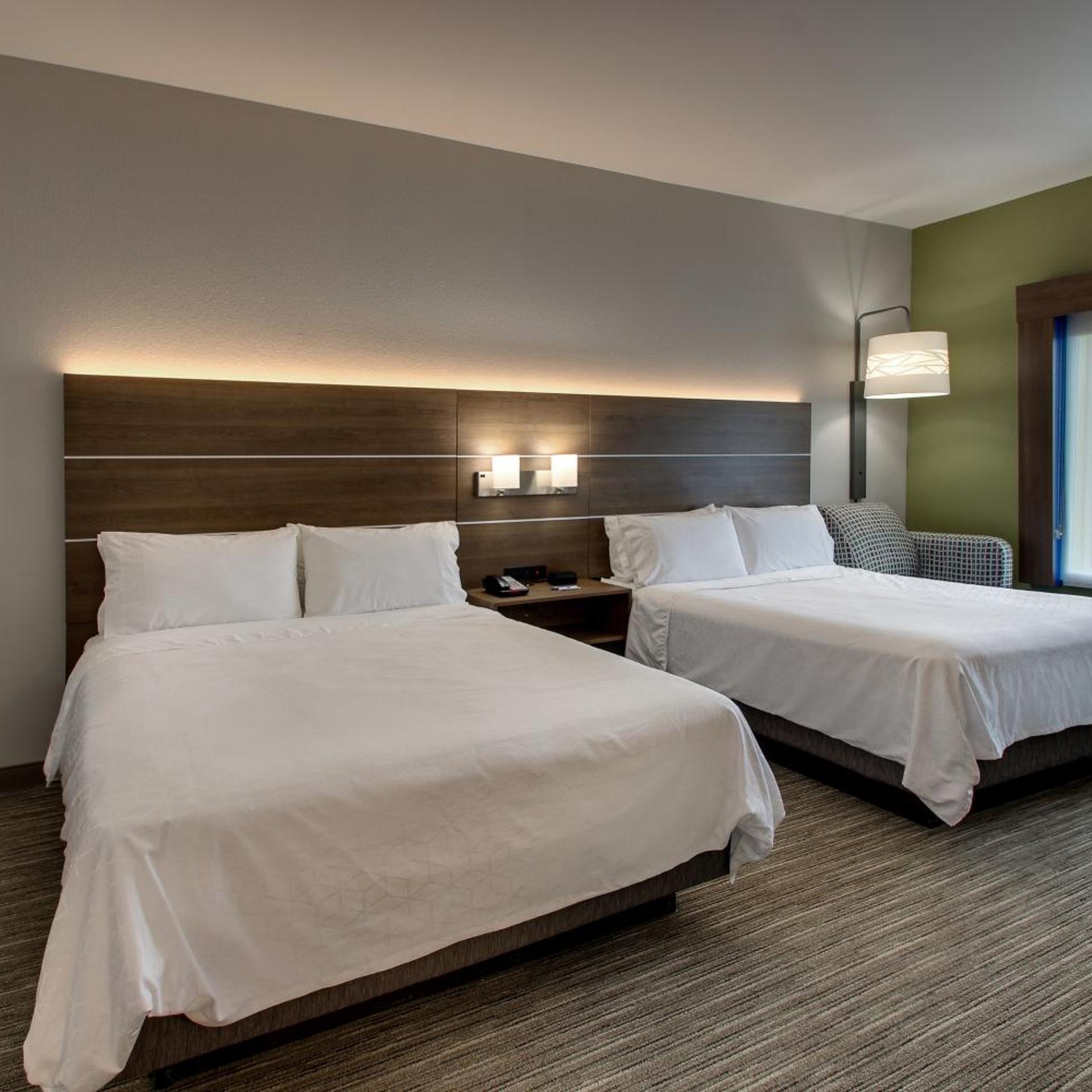 holiday inn express and suites waukegan by ihg