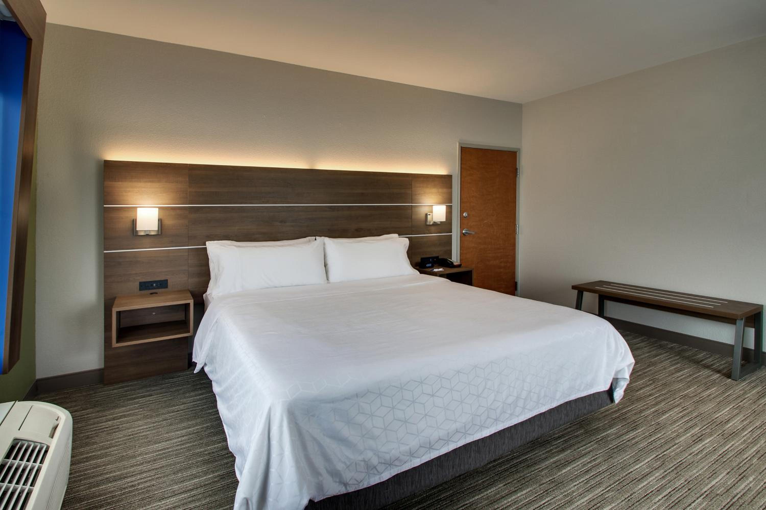 holiday inn express and suites waukegan by ihg