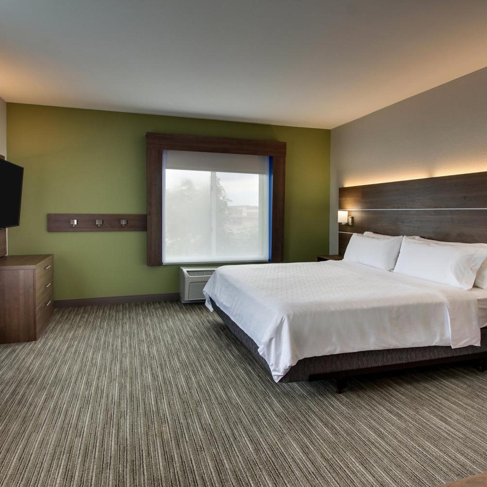 holiday inn express and suites waukegan by ihg