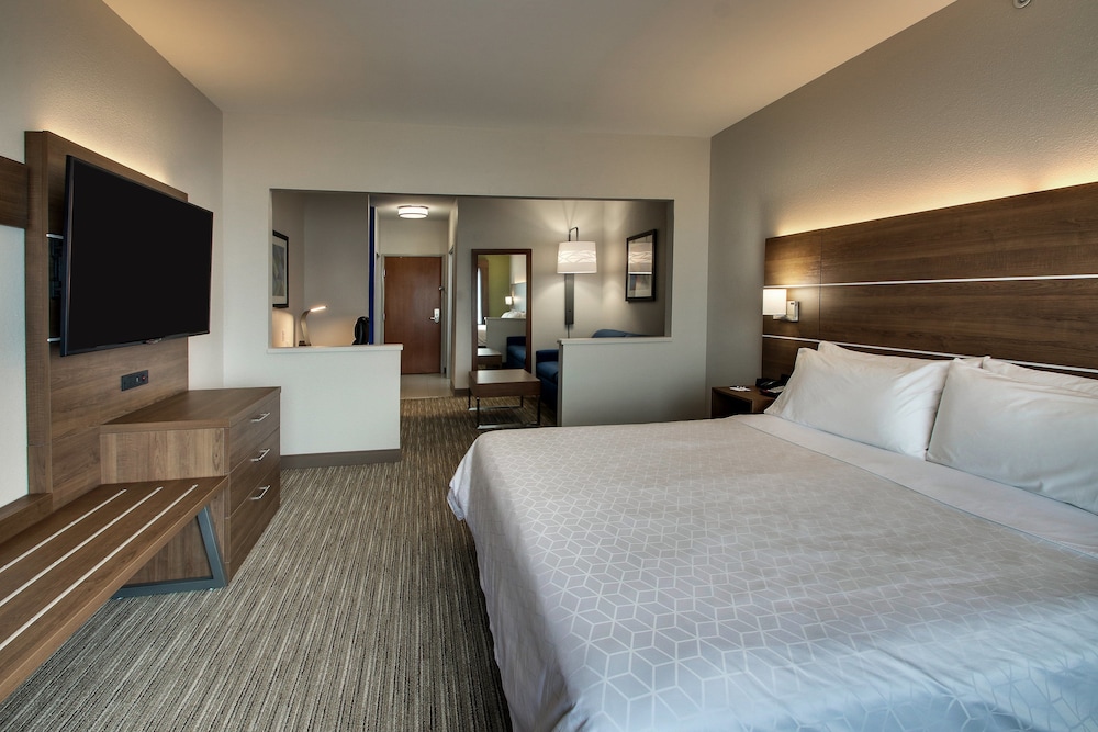 holiday inn express and suites waukegan by ihg