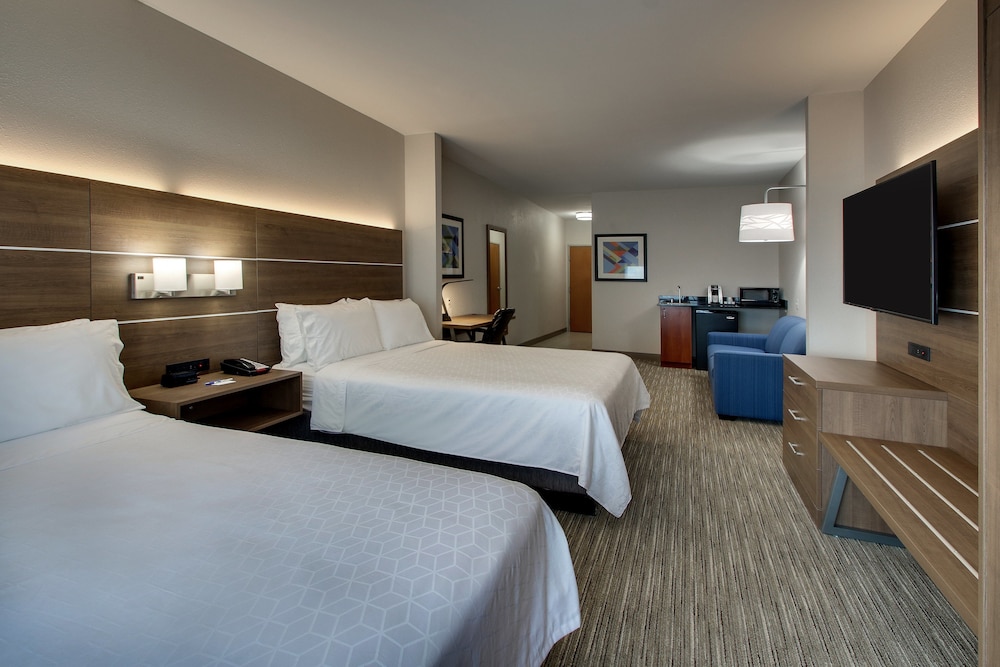 holiday inn express and suites waukegan by ihg
