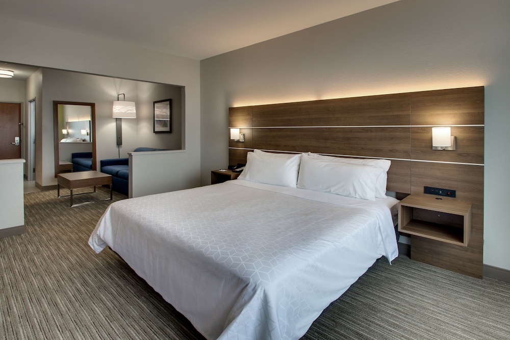 holiday inn express and suites waukegan by ihg