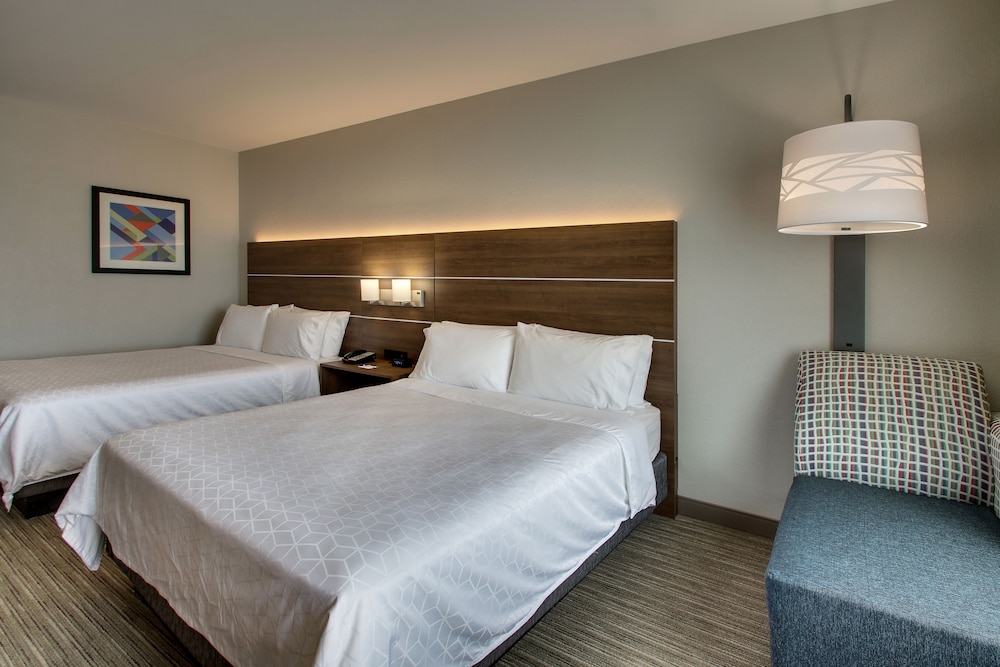 holiday inn express and suites waukegan by ihg