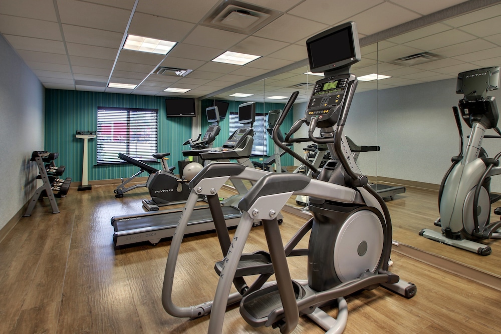 holiday inn express and suites waukegan by ihg