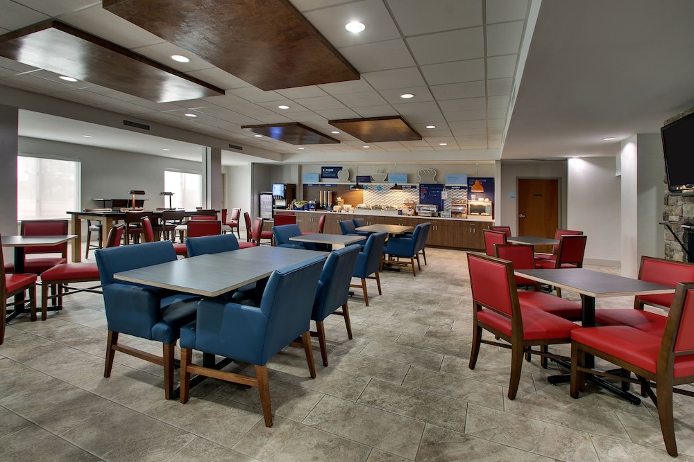 holiday inn express and suites waukegan by ihg