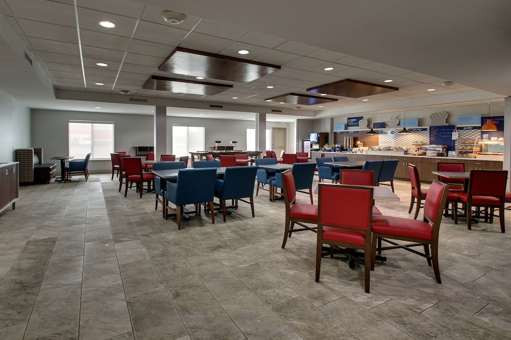 holiday inn express and suites waukegan by ihg