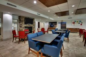 holiday inn express and suites waukegan by ihg