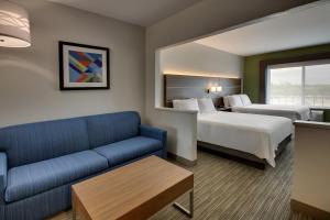 holiday inn express and suites waukegan by ihg