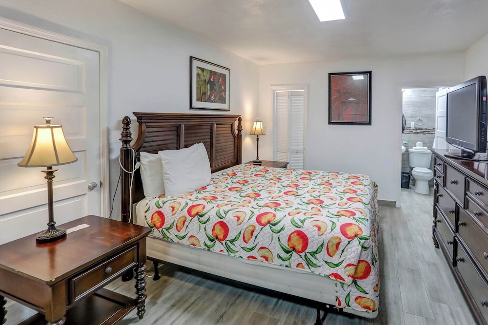 richards motel courtyard